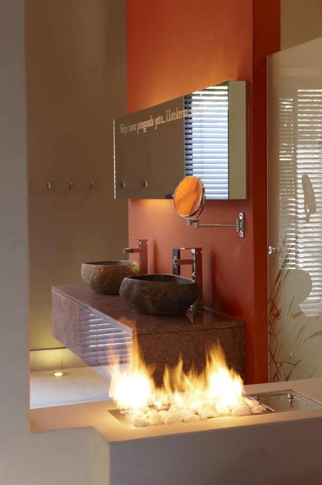 The Olive Exclusive All-Suite Hotel Виндхук Экстерьер фото